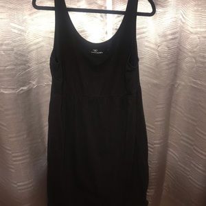 Black sleeveless knee length dress